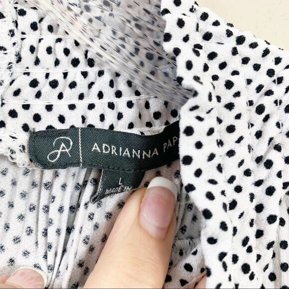 Adrianna Papell Accordion Pleats Sleeveless Smock Neck White/Black Polka Dot Top - Picture 3 of 9